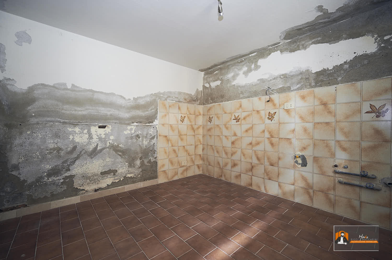 18 – Locale servizio piano terra – Villa – casa – monofamiliare – vendita – Firenzuola – passo della Raticosa – Bologna – Firenze CASA INDIPENDENTE con TERRENO di 12.500 mq a MONTALBANO CAVRENNO (FI)