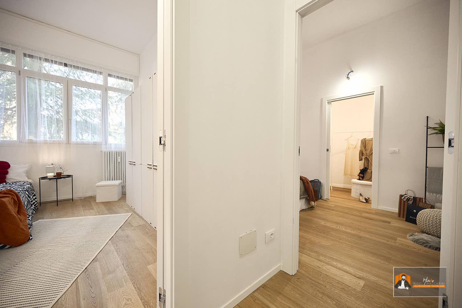 CASA LUCE – APPARTAMENTO RISTRUTTURATO in VENDITA | 2 CAMERE, 2 BAGNI, CABINA ARMADIO e POSTO AUTO |  In VIA ABRUZZO a BOLOGNA