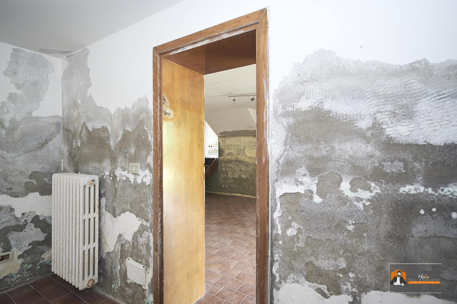 20 – camera piano terra – Villa – casa – monofamiliare – vendita – Firenzuola – passo della Raticosa – Bologna – Firenze CASA INDIPENDENTE con TERRENO di 12.500 mq a MONTALBANO CAVRENNO (FI)