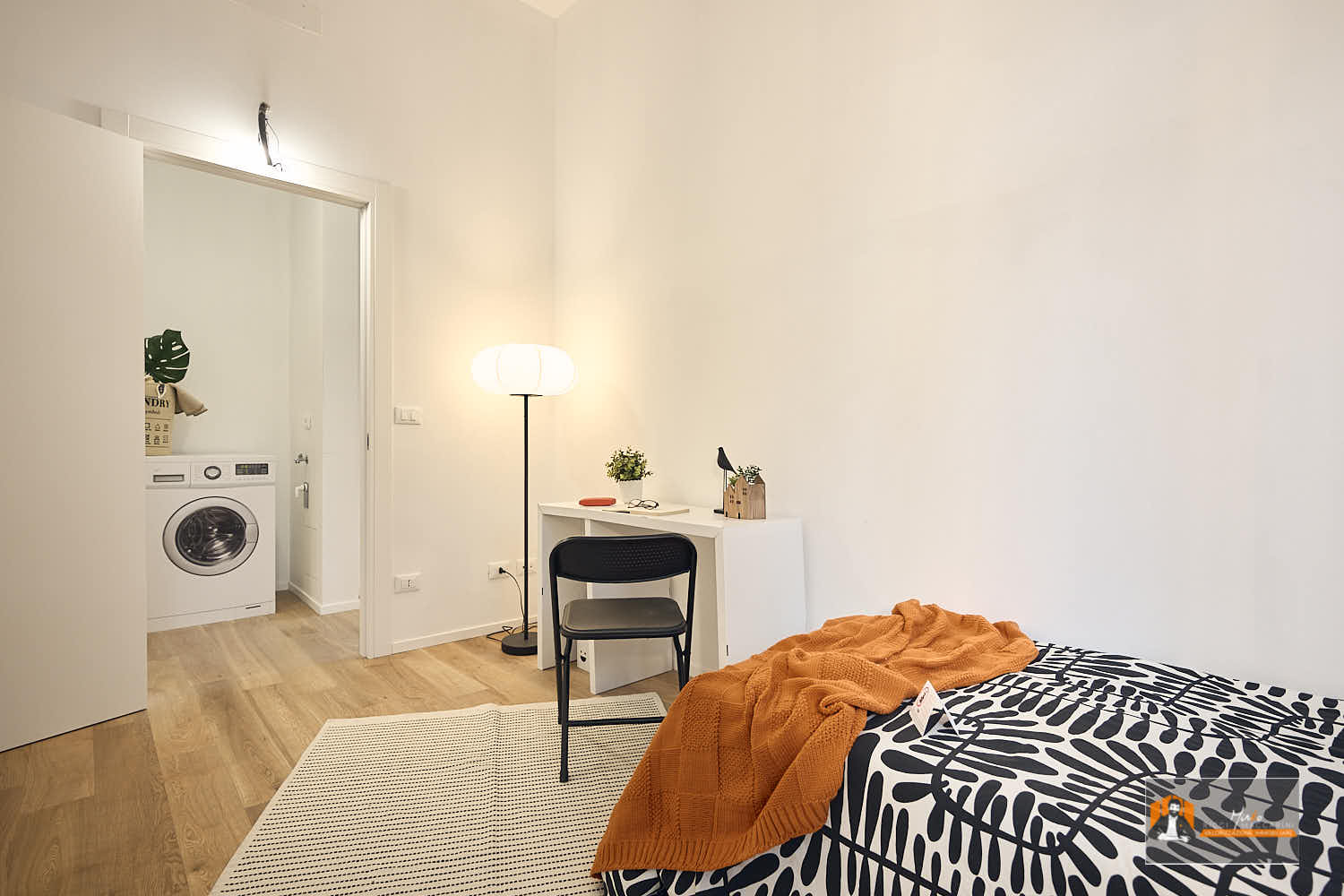 CASA LUCE – APPARTAMENTO RISTRUTTURATO in VENDITA | 2 CAMERE, 2 BAGNI, CABINA ARMADIO e POSTO AUTO |  In VIA ABRUZZO a BOLOGNA