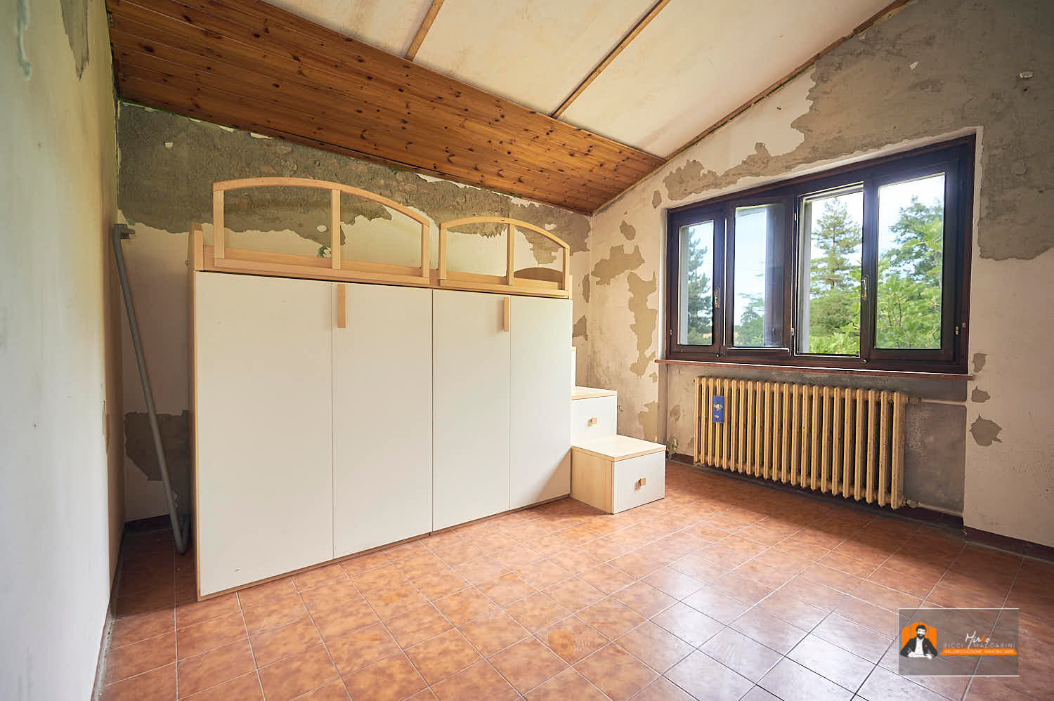 33 – Seconda camera matrimonia – Villa – casa – monofamiliare – vendita – Firenzuola – passo della Raticosa – Bologna – Firenze CASA INDIPENDENTE con TERRENO di 12.500 mq a MONTALBANO CAVRENNO (FI)