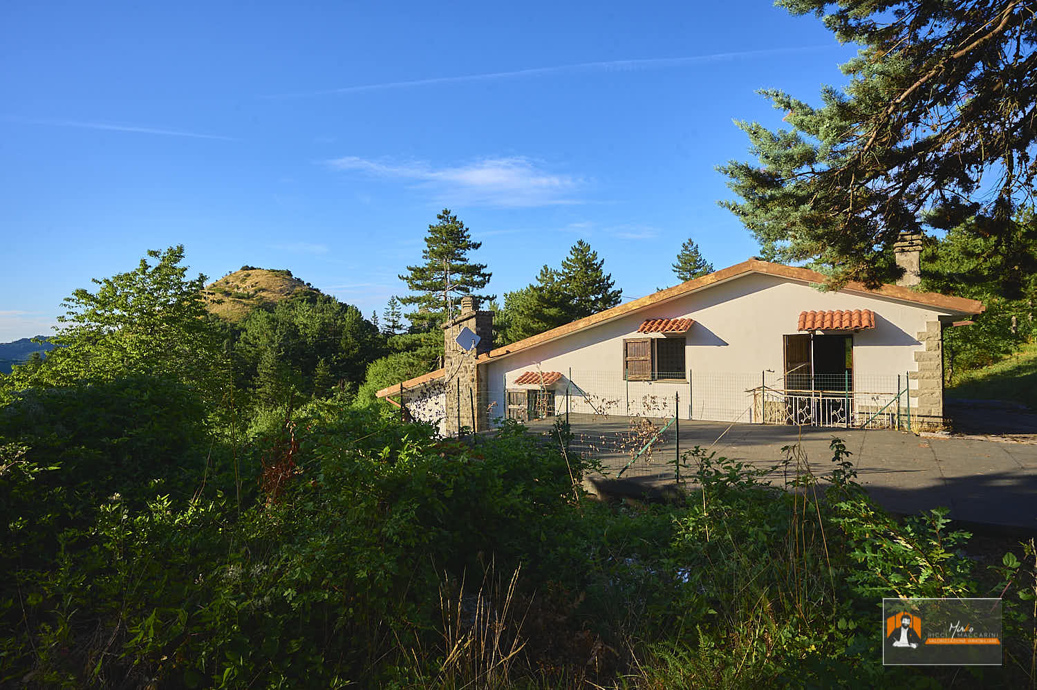 38 – Terrazza camera principale – Villa – casa – monofamiliare – vendita – Firenzuola – passo della Raticosa – Bologna – Firenze CASA INDIPENDENTE con TERRENO di 12.500 mq a MONTALBANO CAVRENNO (FI)