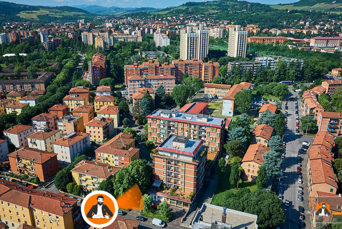 CASA LUCE – APPARTAMENTO RISTRUTTURATO in VENDITA | 2 CAMERE, 2 BAGNI, CABINA ARMADIO e POSTO AUTO |  In VIA ABRUZZO a BOLOGNA