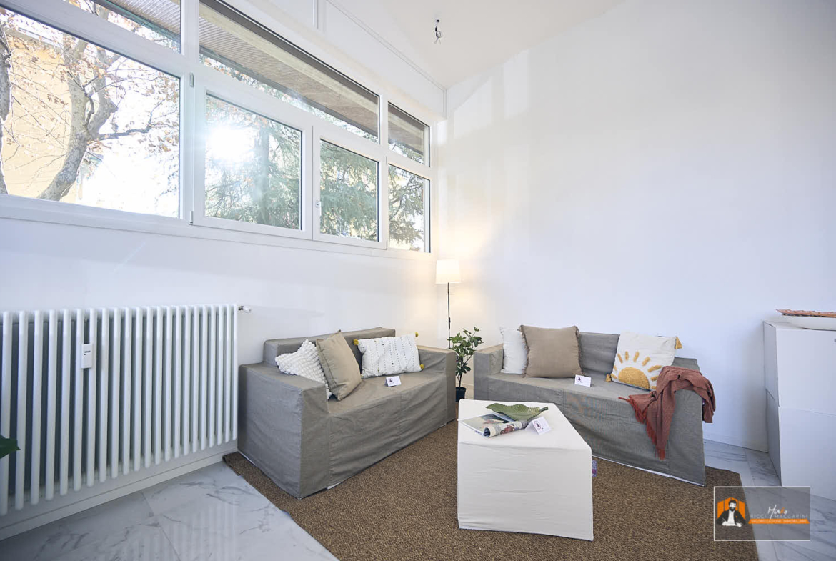 CASA LUCE – APPARTAMENTO RISTRUTTURATO in VENDITA | 2 CAMERE, 2 BAGNI, CABINA ARMADIO e POSTO AUTO |  In VIA ABRUZZO a BOLOGNA