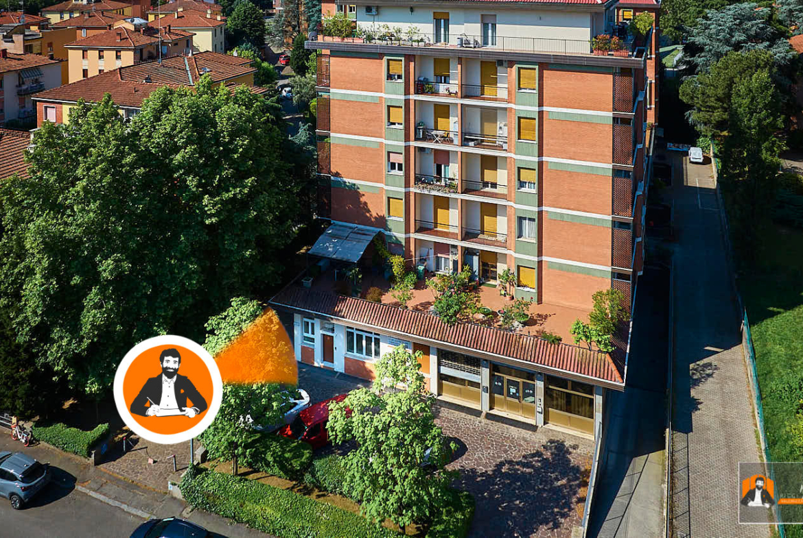 CASA LUCE – APPARTAMENTO RISTRUTTURATO in VENDITA | 2 CAMERE, 2 BAGNI, CABINA ARMADIO e POSTO AUTO |  In VIA ABRUZZO a BOLOGNA