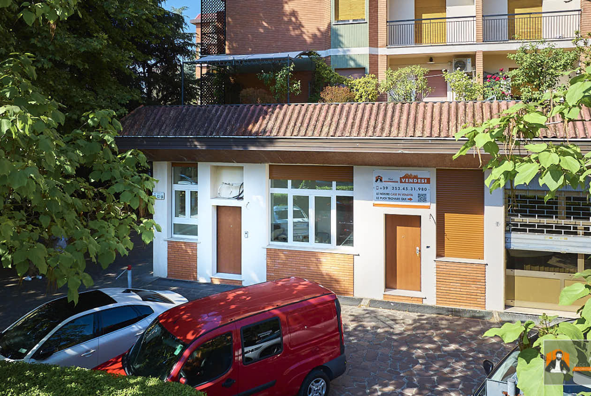 CASA LUCE – APPARTAMENTO RISTRUTTURATO in VENDITA | 2 CAMERE, 2 BAGNI, CABINA ARMADIO e POSTO AUTO |  In VIA ABRUZZO a BOLOGNA