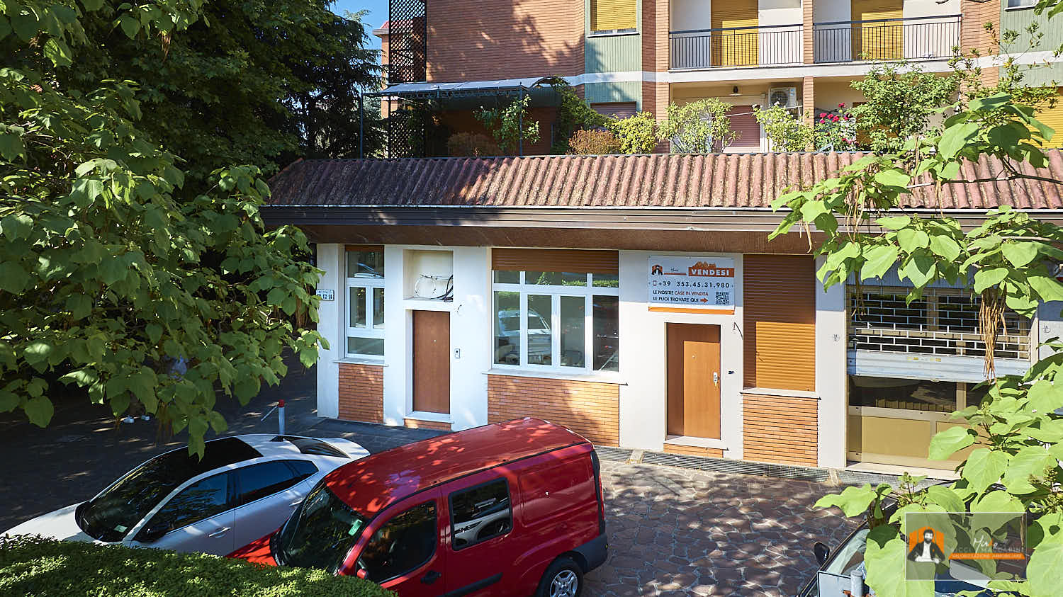 CASA LUCE – APPARTAMENTO RISTRUTTURATO in VENDITA | 2 CAMERE, 2 BAGNI, CABINA ARMADIO e POSTO AUTO |  In VIA ABRUZZO a BOLOGNA