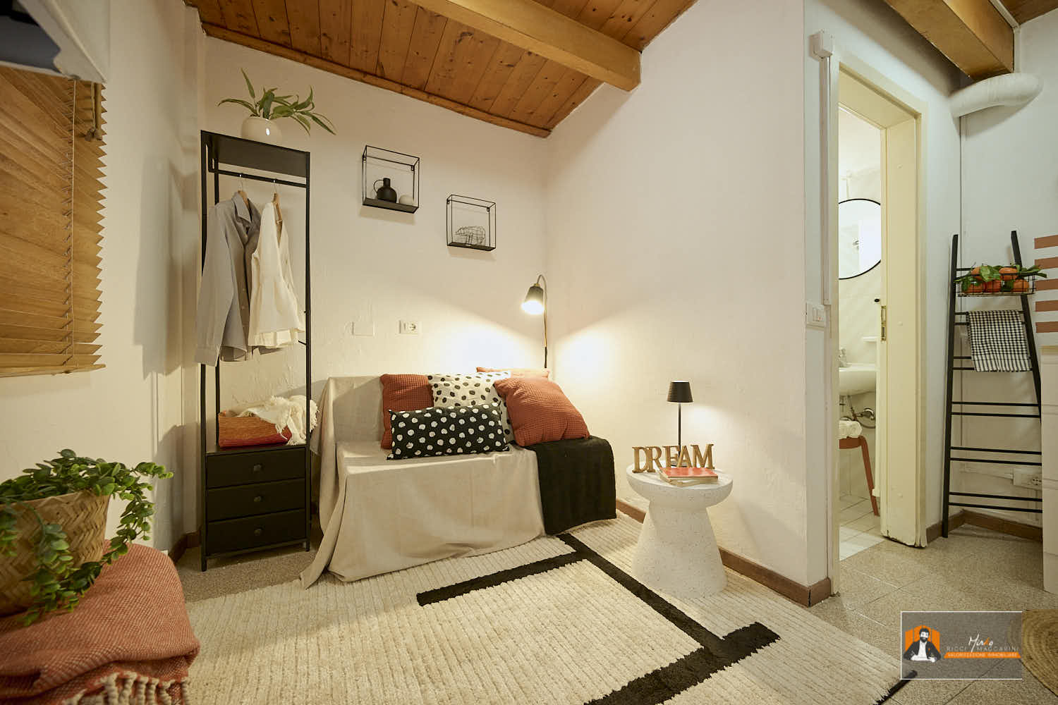 1-Via San Vitale-Bologna-Monolocale-studio apartment-centro storico-centro-vicino ospedale-vicino università-universita’-investimento-studenti-affitto MONOLOCALE in VENDITA nel CUORE del CENTRO STORICO di BOLOGNA | VIA SAN VITALE
