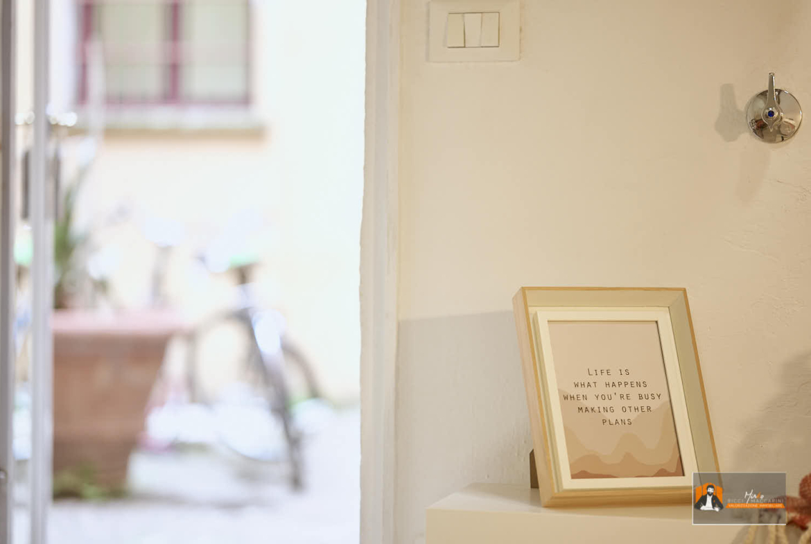 MONOLOCALE in VENDITA nel CUORE del CENTRO STORICO di BOLOGNA | VIA SAN VITALE