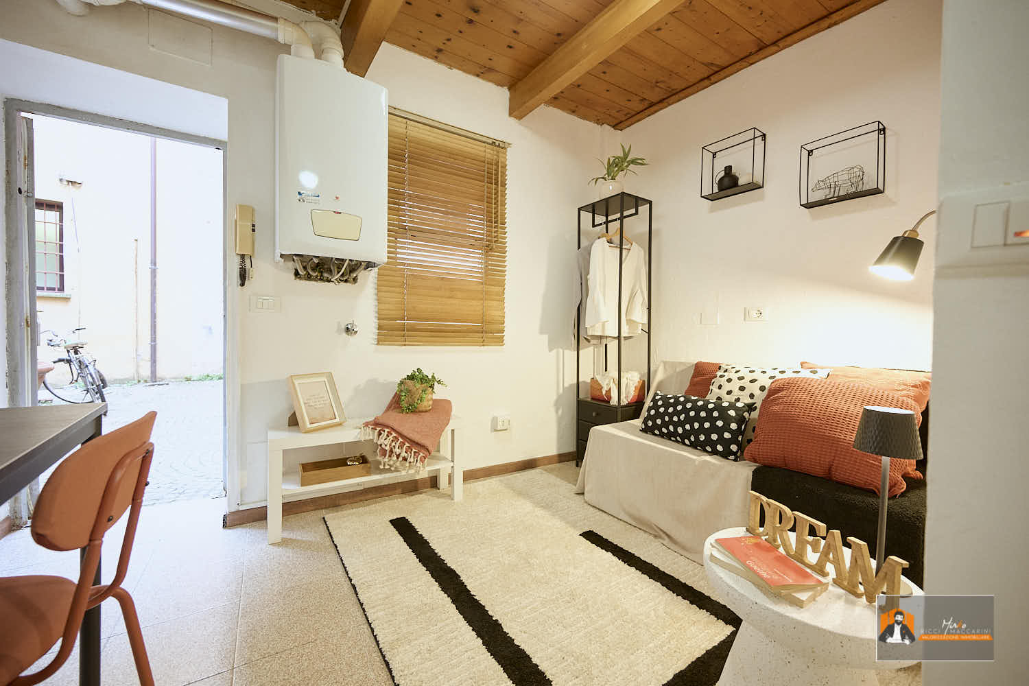 13-Via San Vitale-Bologna-Monolocale-studio apartment-centro storico-centro-vicino ospedale-vicino università-universita’-investimento-studenti-affitto MONOLOCALE in VENDITA nel CUORE del CENTRO STORICO di BOLOGNA | VIA SAN VITALE