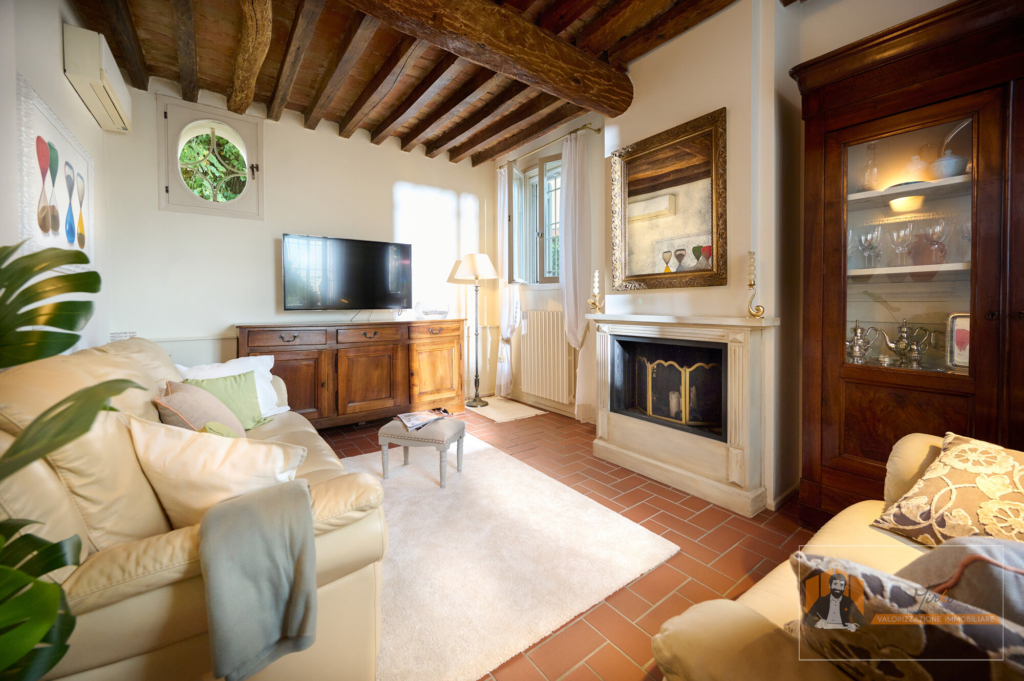 VILLA SINGOLA RISTRUTTURATA | 700 mq di GIARDINO, PATIO e CANTINA | FIESSO di CASTENASO
