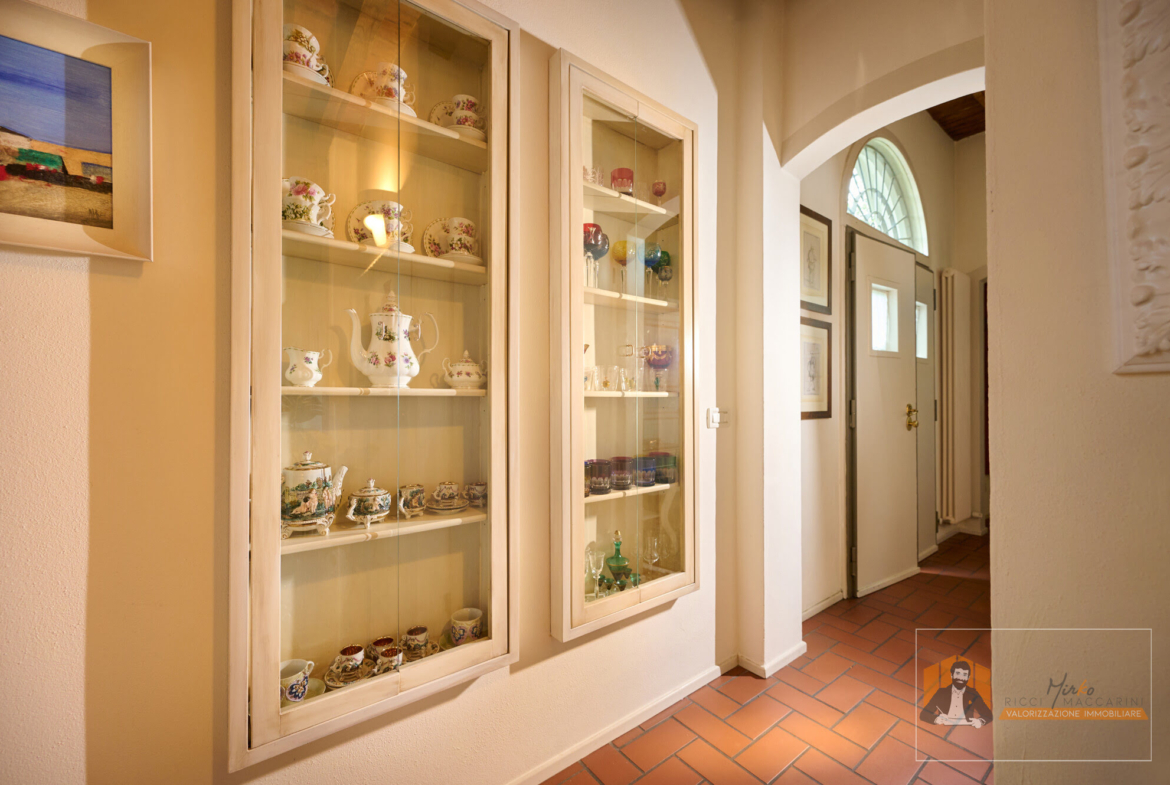 VILLA SINGOLA RISTRUTTURATA | 700 mq di GIARDINO, PATIO e CANTINA | FIESSO di CASTENASO