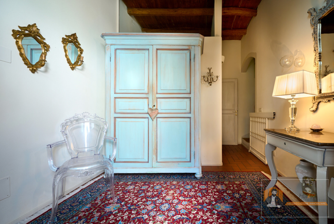 VILLA SINGOLA RISTRUTTURATA | 700 mq di GIARDINO, PATIO e CANTINA | FIESSO di CASTENASO