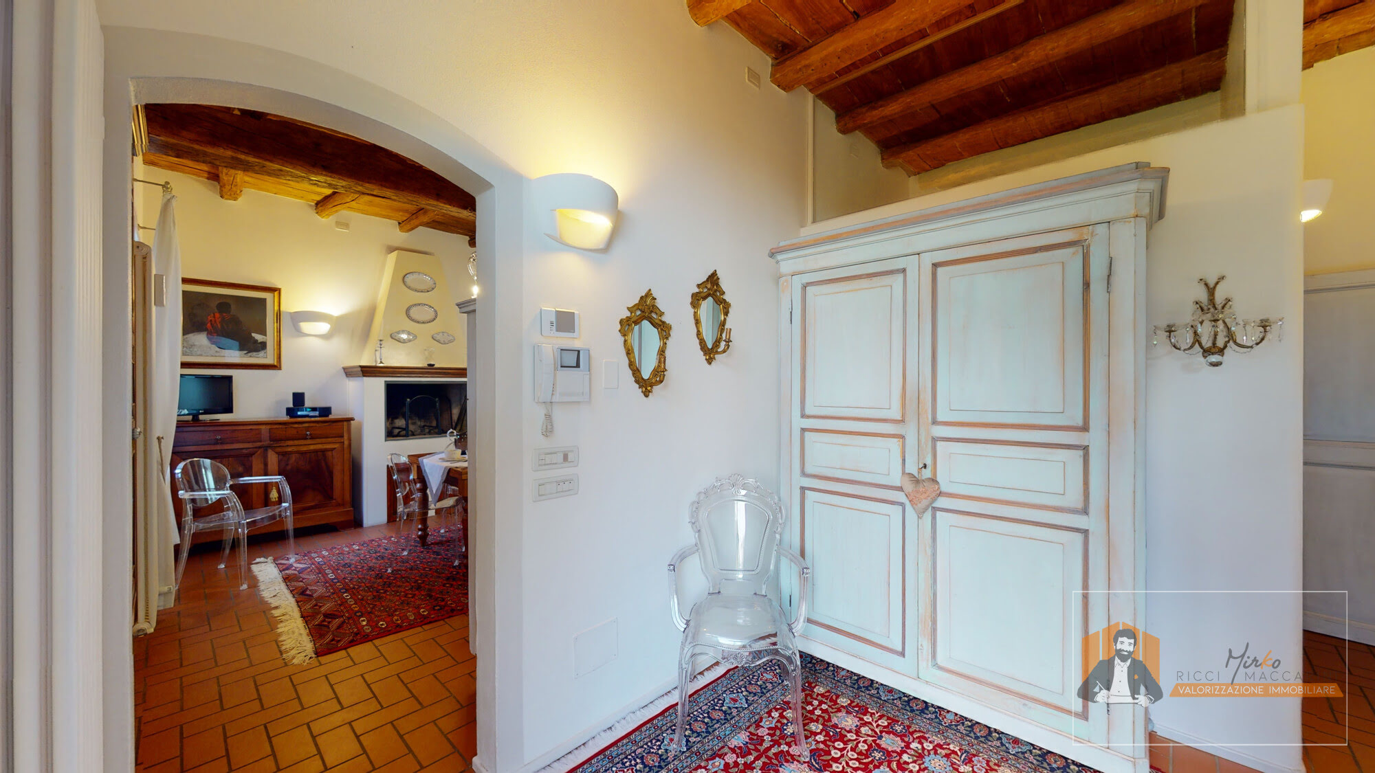 VILLA SINGOLA RISTRUTTURATA | 700 mq di GIARDINO, PATIO e CANTINA | FIESSO di CASTENASO