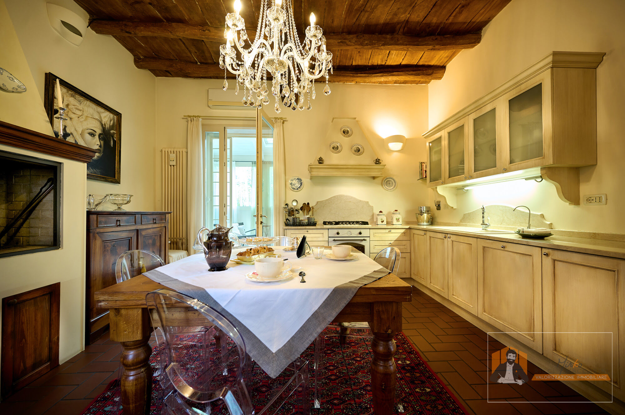 VILLA SINGOLA RISTRUTTURATA | 700 mq di GIARDINO, PATIO e CANTINA | FIESSO di CASTENASO