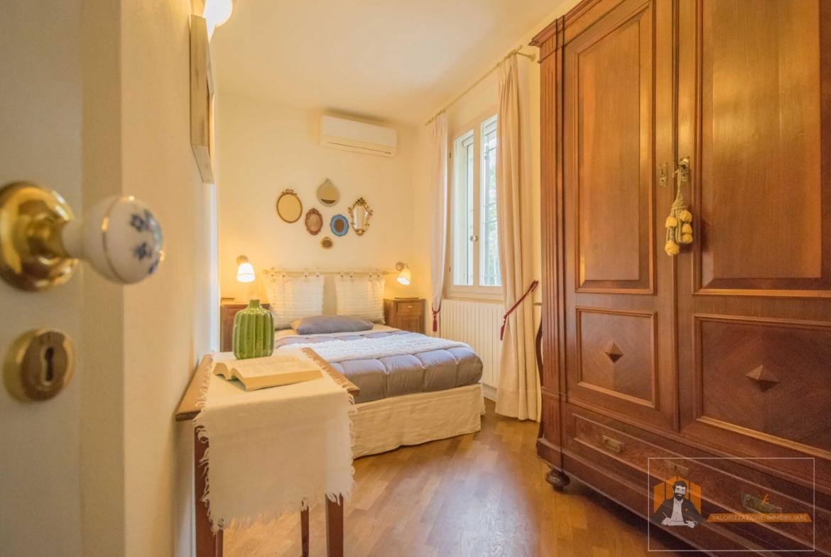 VILLA SINGOLA RISTRUTTURATA | 700 mq di GIARDINO, PATIO e CANTINA | FIESSO di CASTENASO