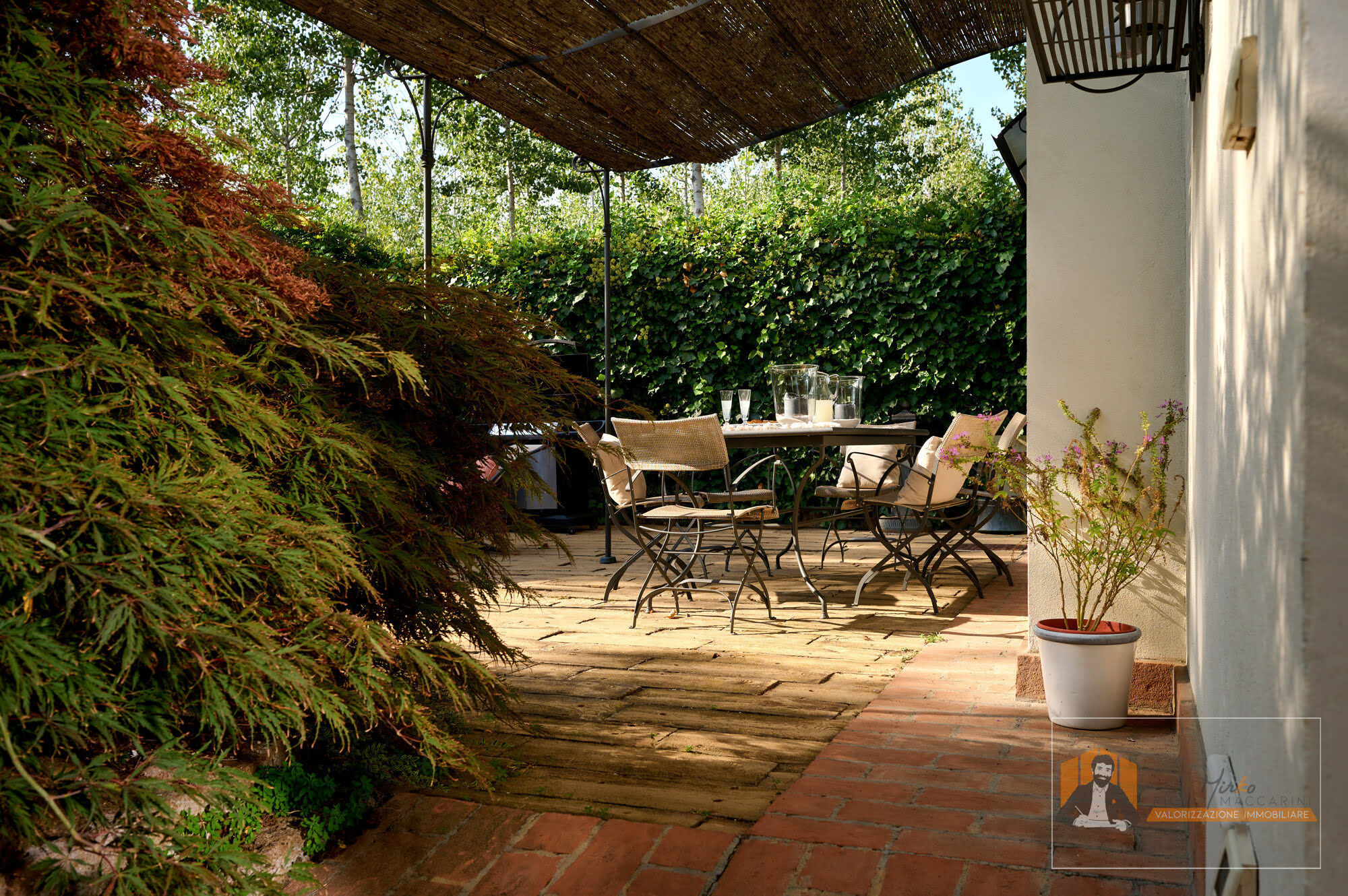 VILLA SINGOLA RISTRUTTURATA | 700 mq di GIARDINO, PATIO e CANTINA | FIESSO di CASTENASO