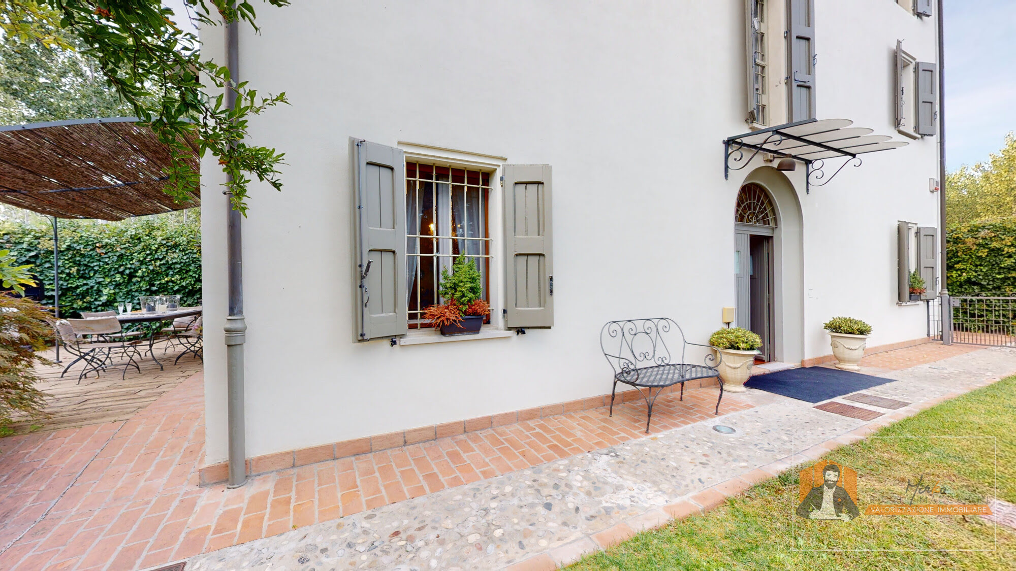 VILLA SINGOLA RISTRUTTURATA | 700 mq di GIARDINO, PATIO e CANTINA | FIESSO di CASTENASO