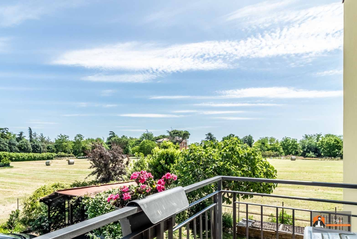 PORZIONE di VILLA in VENDITA con GIARDINO PRIVATO | MAGIONE, CASTEL SAN PIETRO TERME