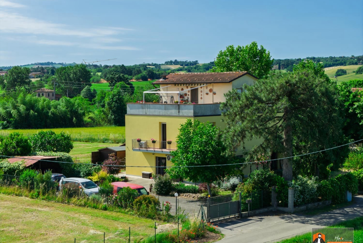 PORZIONE di VILLA in VENDITA con GIARDINO PRIVATO | MAGIONE, CASTEL SAN PIETRO TERME
