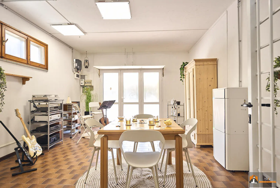 VILLA/CASA INDIPENDENTE in VENDITA a SAN GABRIELE DI BARICELLA | GIARDINO PRIVATO di 850MQ e PISCINA