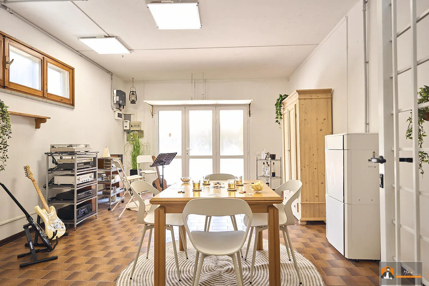 VILLA/CASA INDIPENDENTE in VENDITA a SAN GABRIELE DI BARICELLA | GIARDINO PRIVATO di 850MQ e PISCINA