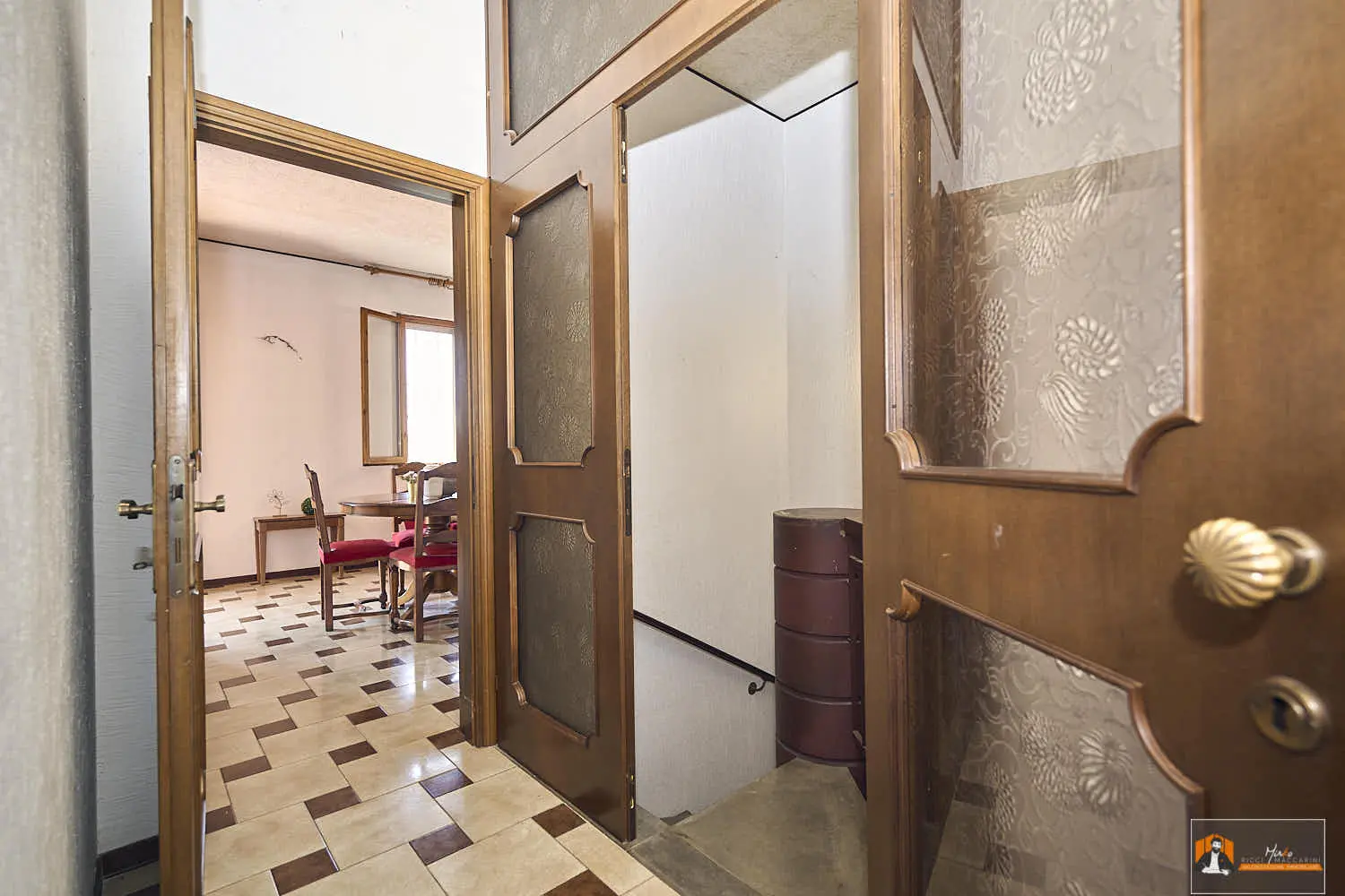 VILLA/CASA INDIPENDENTE in VENDITA a SAN GABRIELE DI BARICELLA | GIARDINO PRIVATO di 850MQ e PISCINA