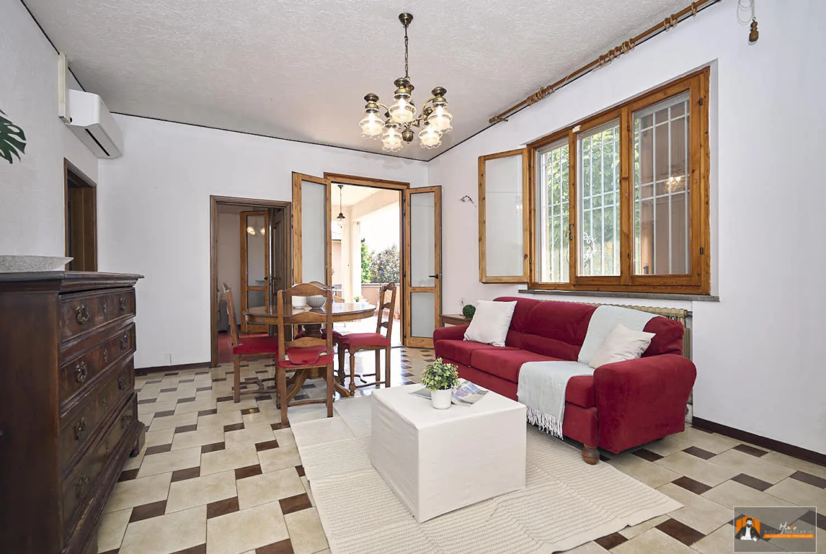 VILLA/CASA INDIPENDENTE in VENDITA a SAN GABRIELE DI BARICELLA | GIARDINO PRIVATO di 850MQ e PISCINA