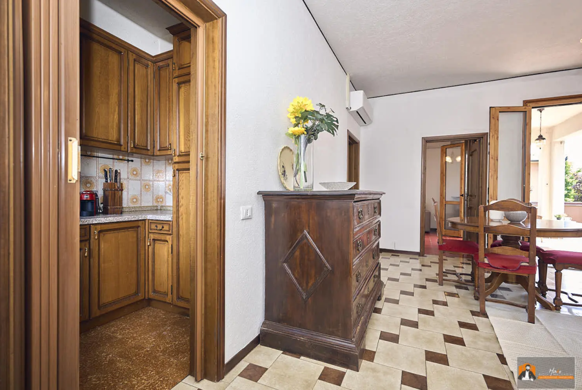 VILLA/CASA INDIPENDENTE in VENDITA a SAN GABRIELE DI BARICELLA | GIARDINO PRIVATO di 850MQ e PISCINA