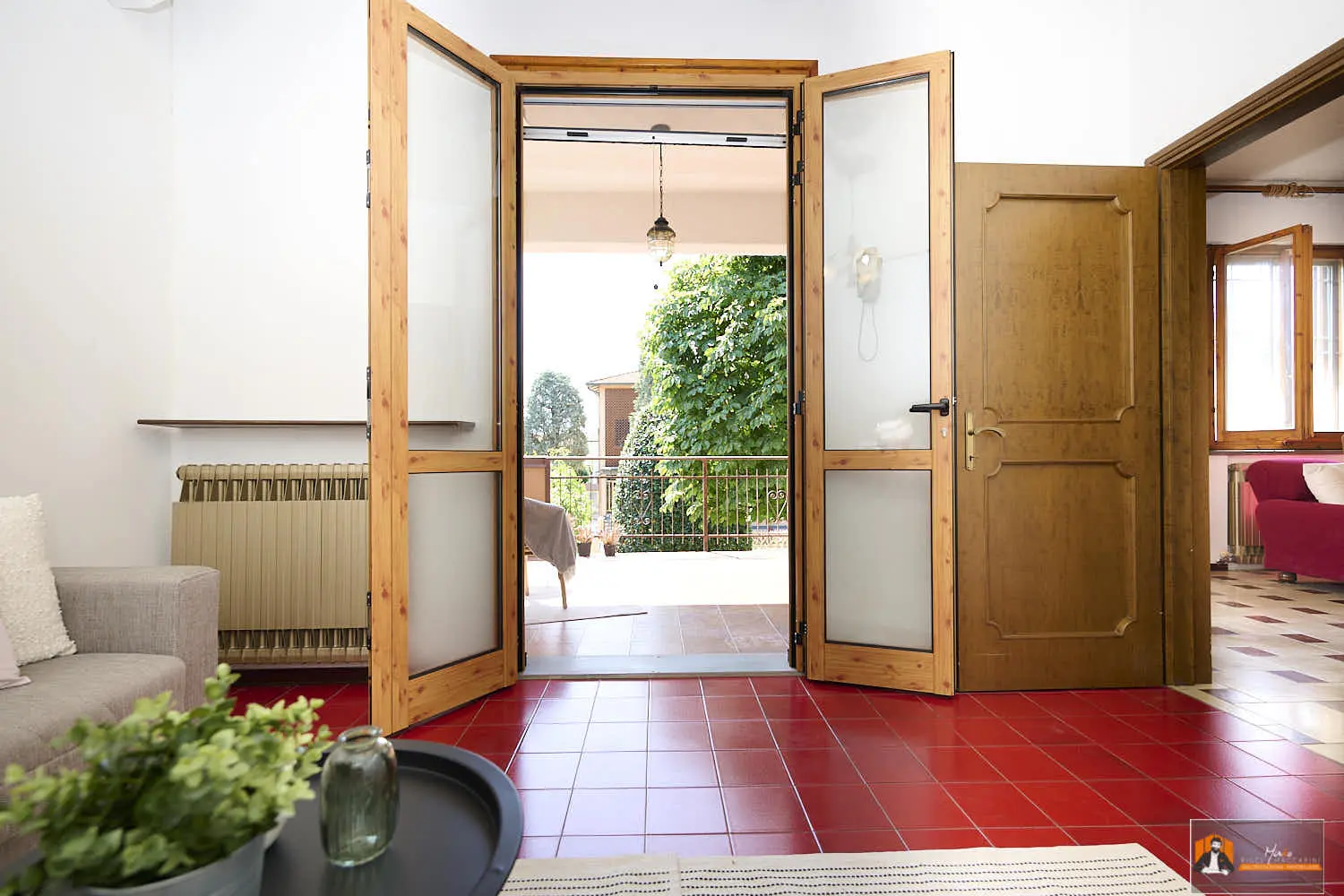 VILLA/CASA INDIPENDENTE in VENDITA a SAN GABRIELE DI BARICELLA | GIARDINO PRIVATO di 850MQ e PISCINA