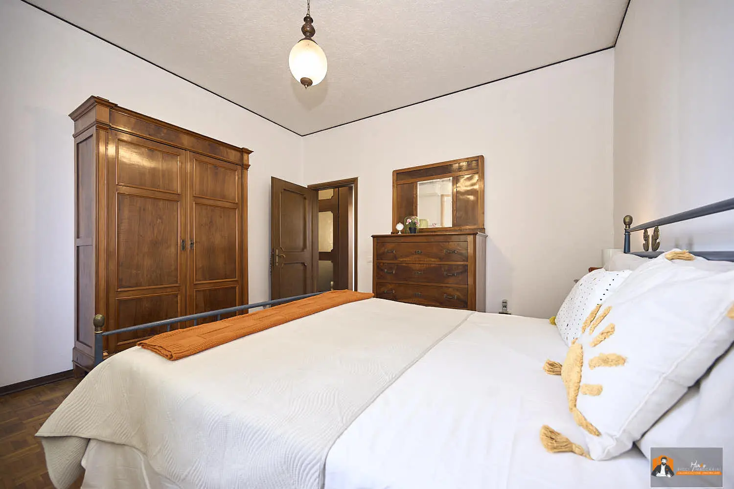 VILLA/CASA INDIPENDENTE in VENDITA a SAN GABRIELE DI BARICELLA | GIARDINO PRIVATO di 850MQ e PISCINA