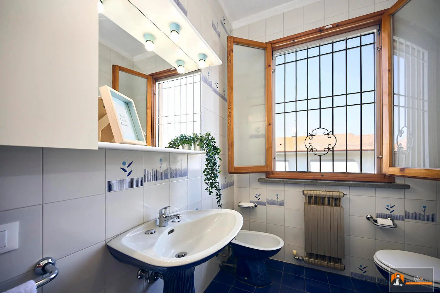 VILLA/CASA INDIPENDENTE in VENDITA a SAN GABRIELE DI BARICELLA | GIARDINO PRIVATO di 850MQ e PISCINA