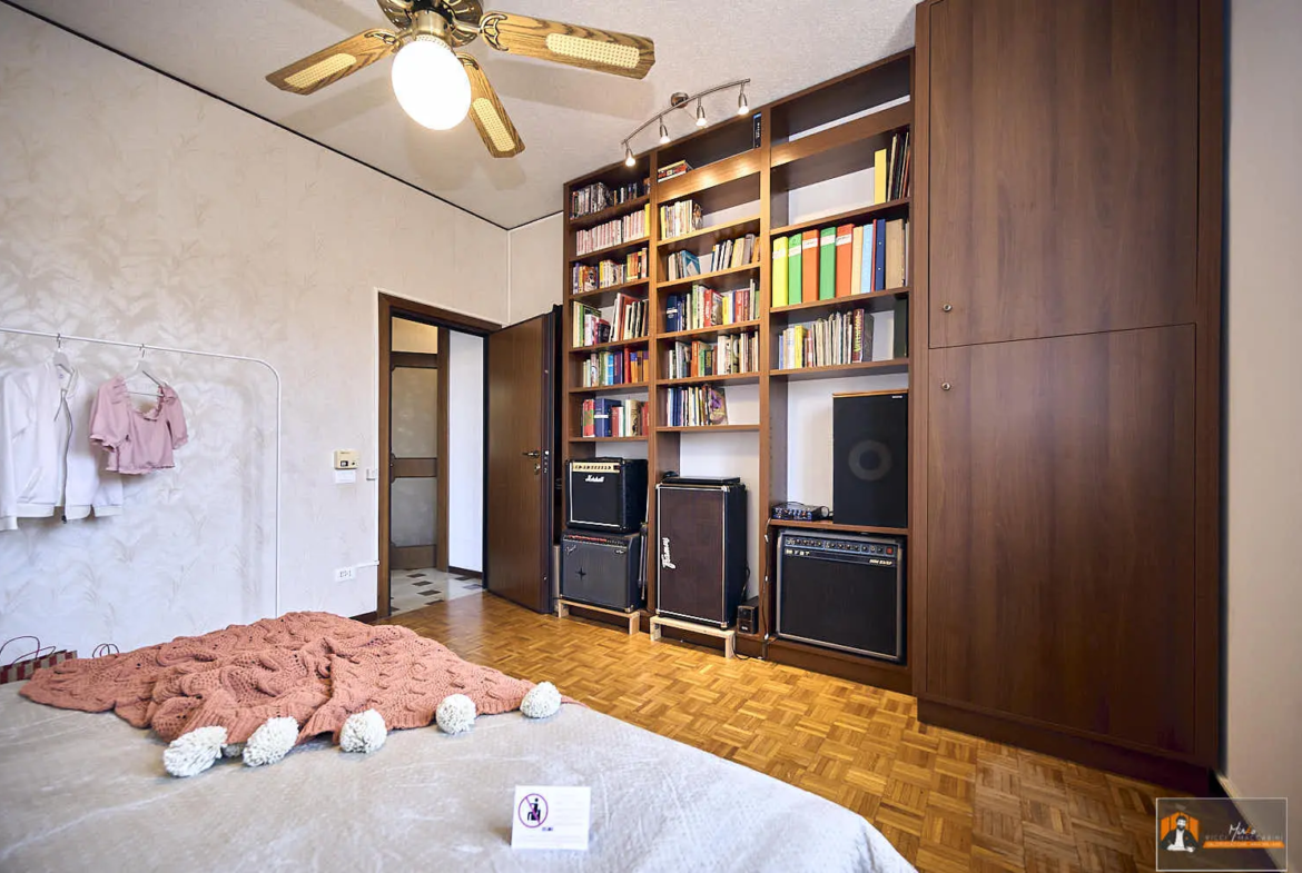 VILLA/CASA INDIPENDENTE in VENDITA a SAN GABRIELE DI BARICELLA | GIARDINO PRIVATO di 850MQ e PISCINA