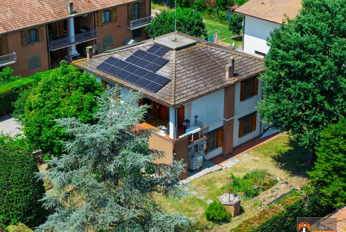 VILLA/CASA INDIPENDENTE in VENDITA a SAN GABRIELE DI BARICELLA | GIARDINO PRIVATO di 850MQ e PISCINA