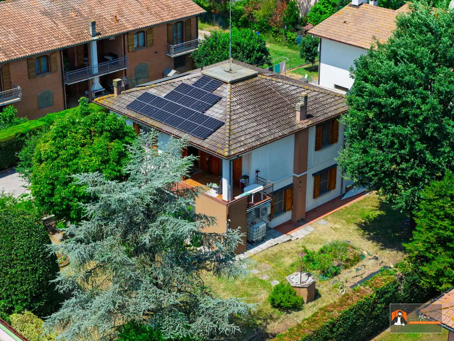 VILLA/CASA INDIPENDENTE in VENDITA a SAN GABRIELE DI BARICELLA | GIARDINO PRIVATO di 850MQ e PISCINA