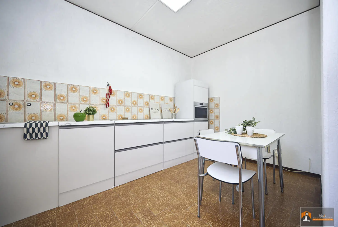 VILLA/CASA INDIPENDENTE in VENDITA a SAN GABRIELE DI BARICELLA | GIARDINO PRIVATO di 850MQ e PISCINA