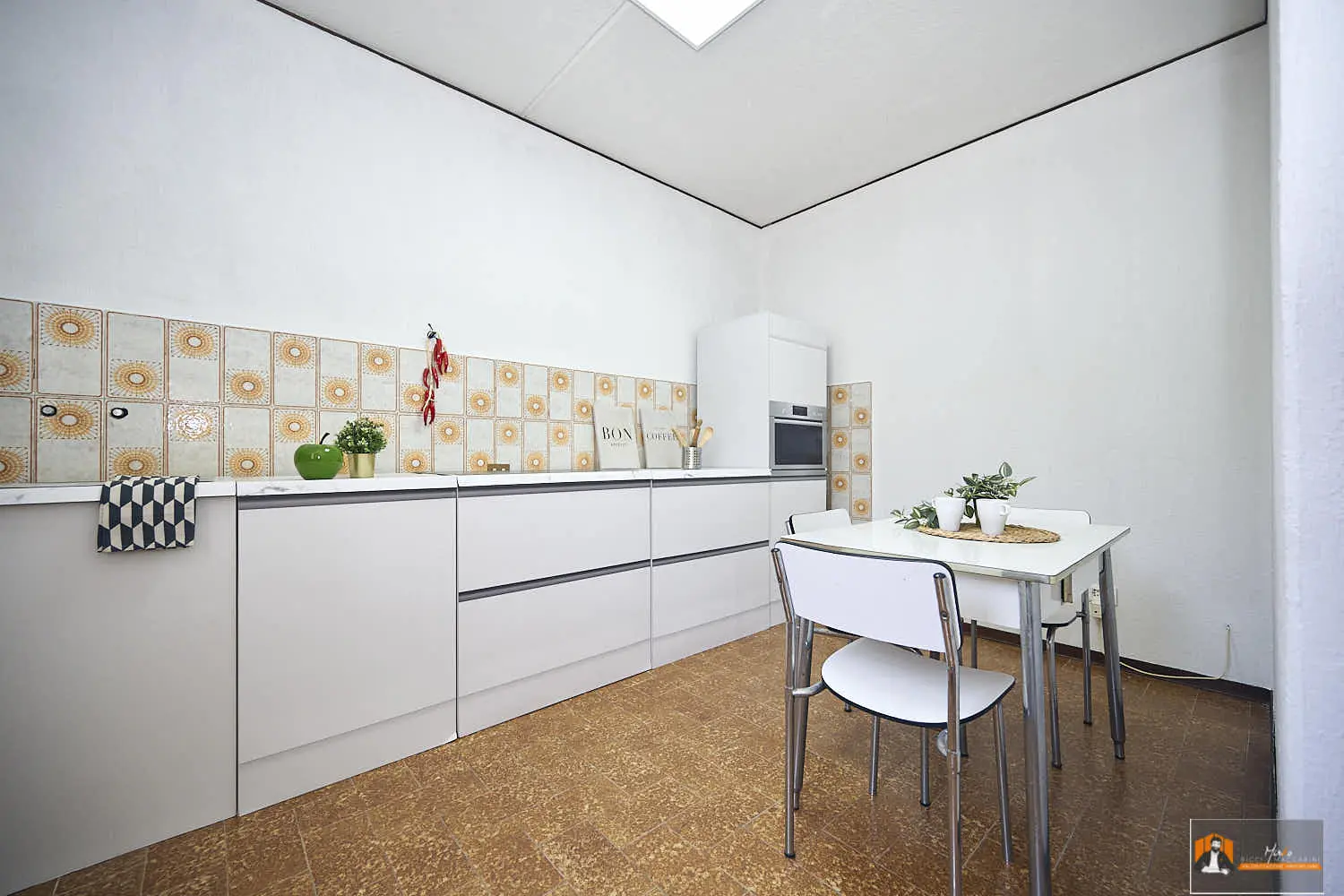 VILLA/CASA INDIPENDENTE in VENDITA a SAN GABRIELE DI BARICELLA | GIARDINO PRIVATO di 850MQ e PISCINA